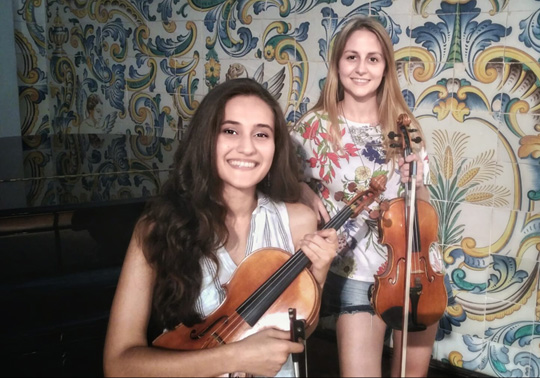 María Camáñez, violín. Ayse Yavuz, viola. Conciertos de Otoño. Ciclo Música en la Capilla. 23/10/2019. Centre Cultural La Nau. 19.00h